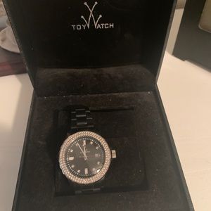 Gently worn needs battery in original box w tag